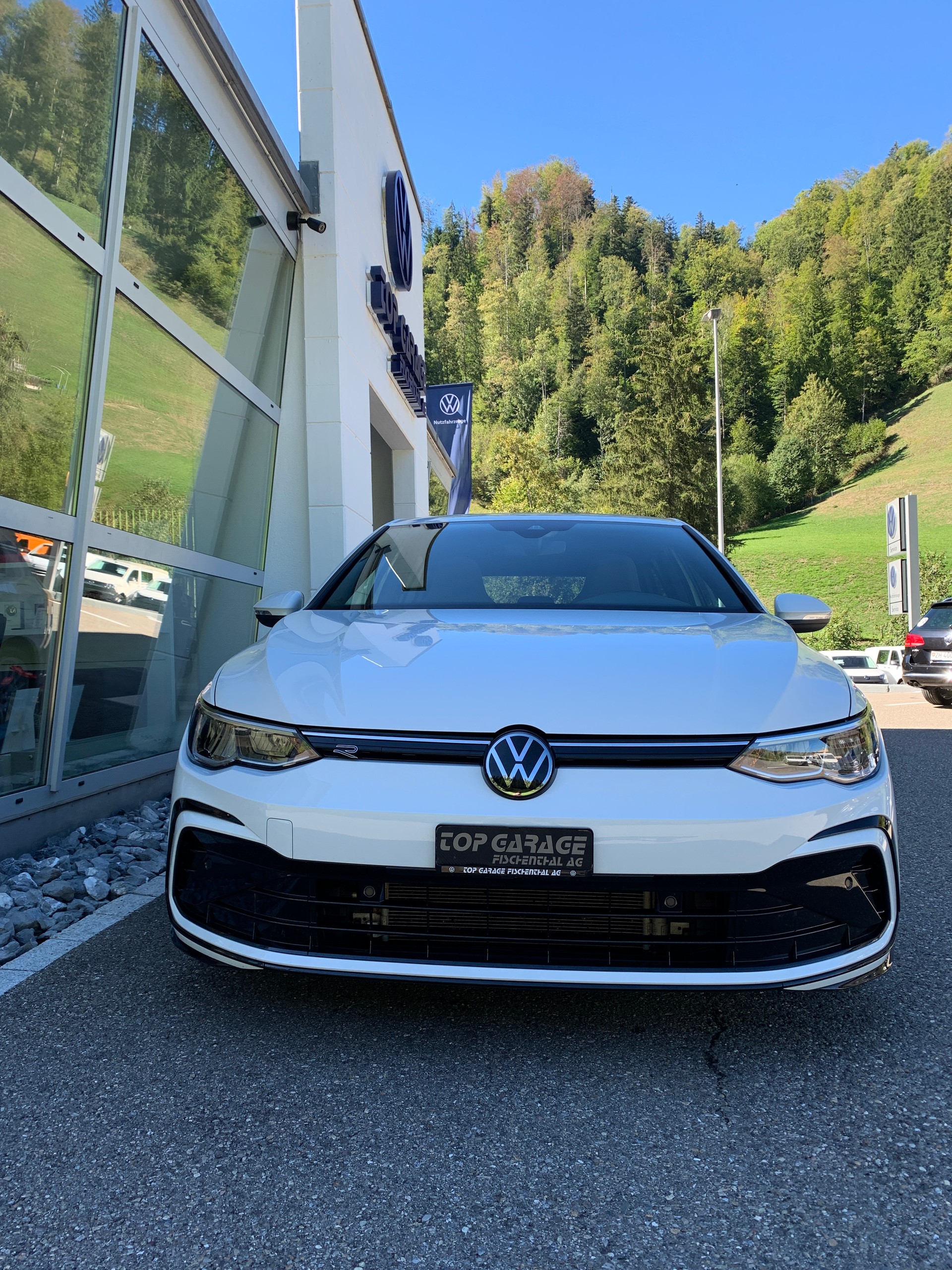 VW Golf 2.0 TSI R-Line DSG 4 Motion-image-1