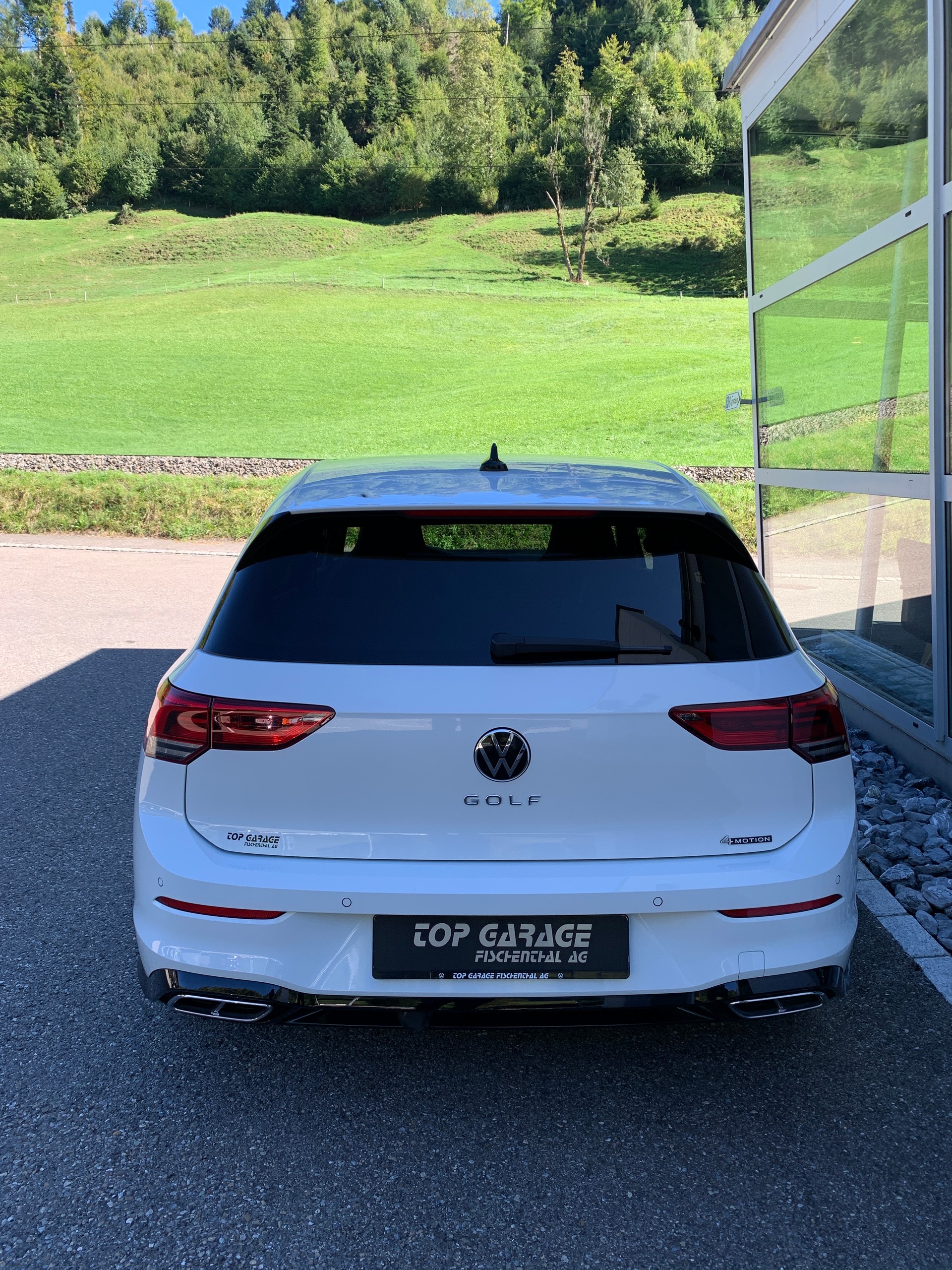 VW Golf 2.0 TSI R-Line DSG 4 Motion-image-5