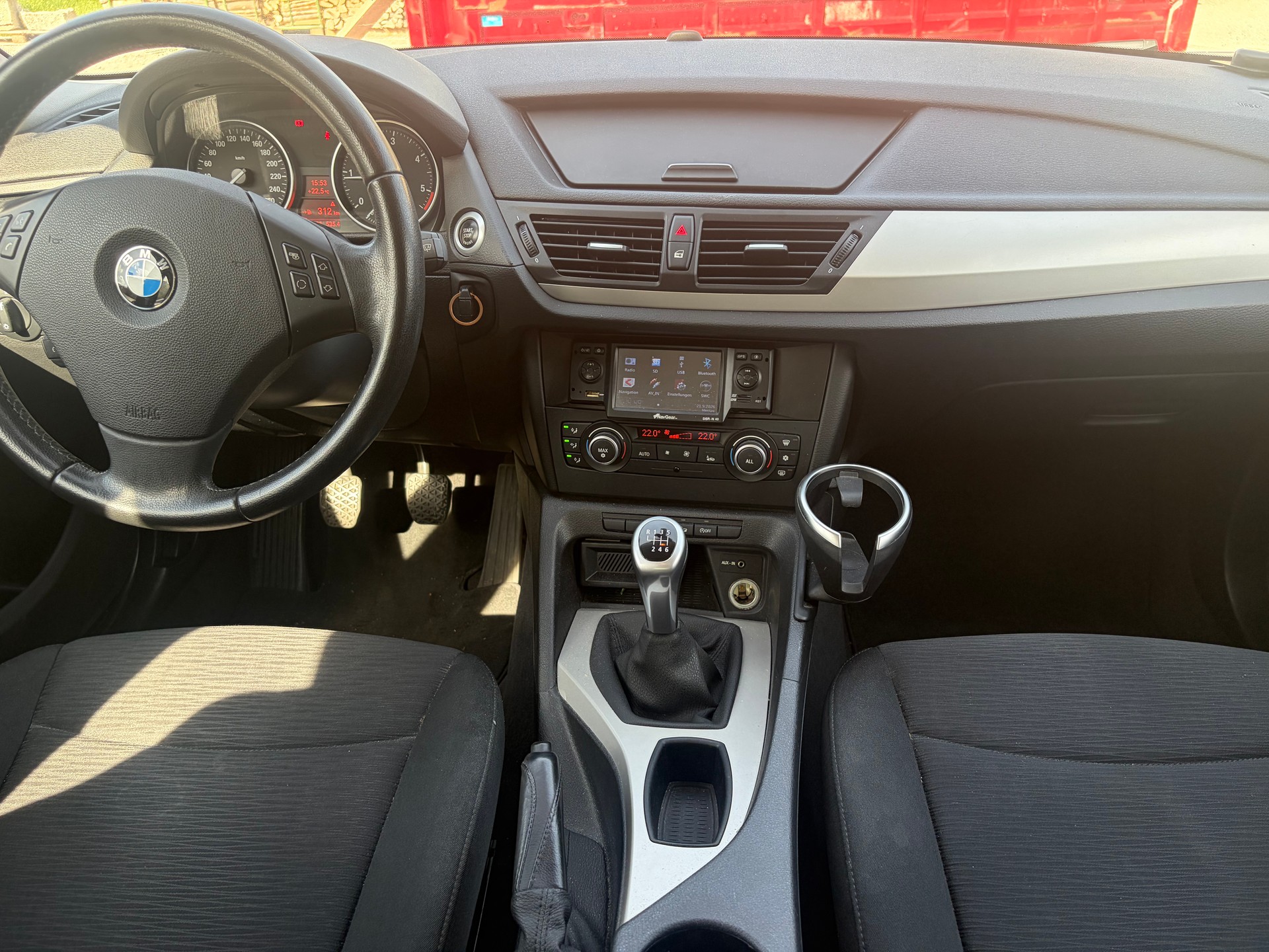 BMW X1 xDrive 18d-image-9
