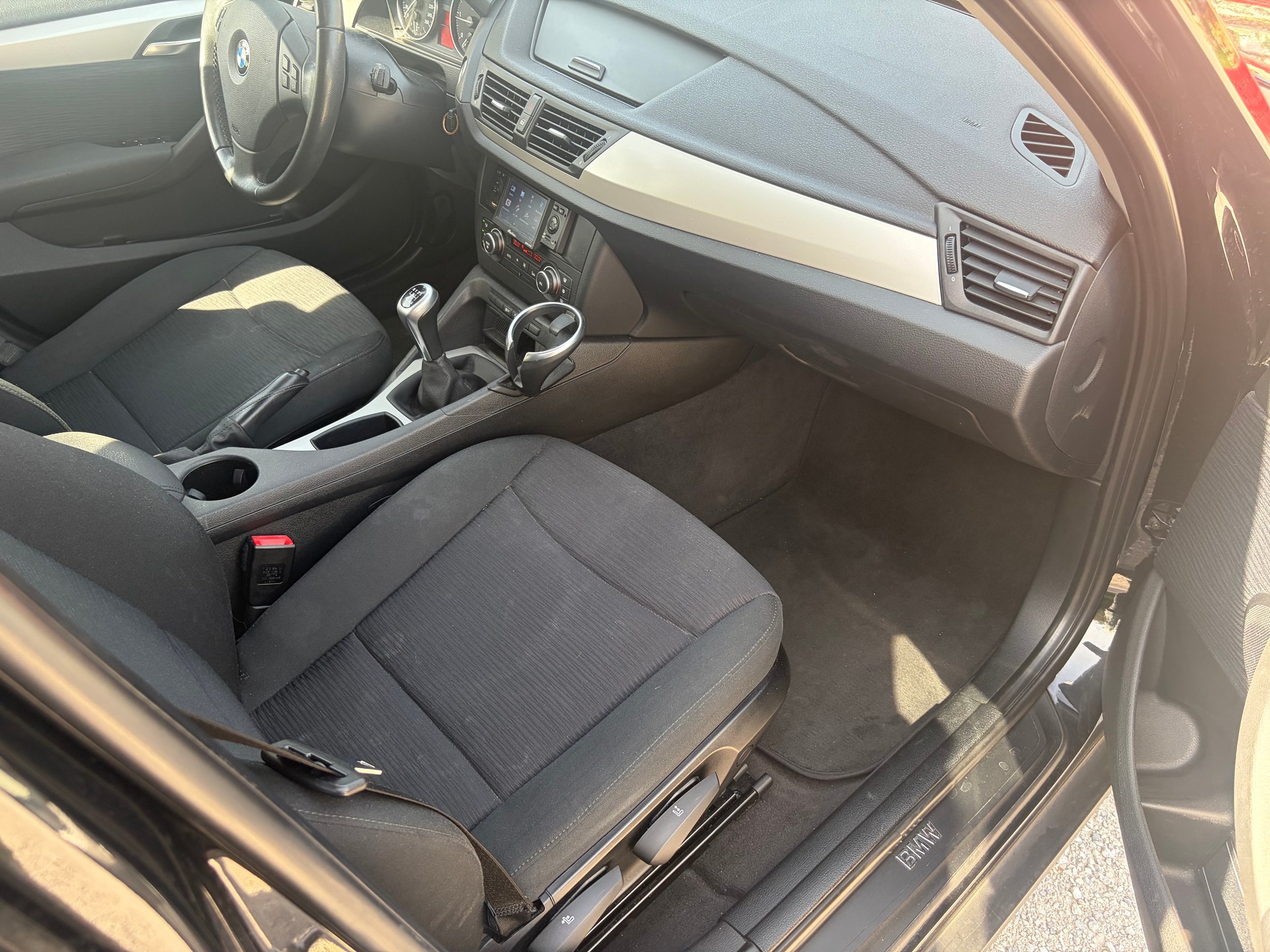 BMW X1 xDrive 18d-image-13