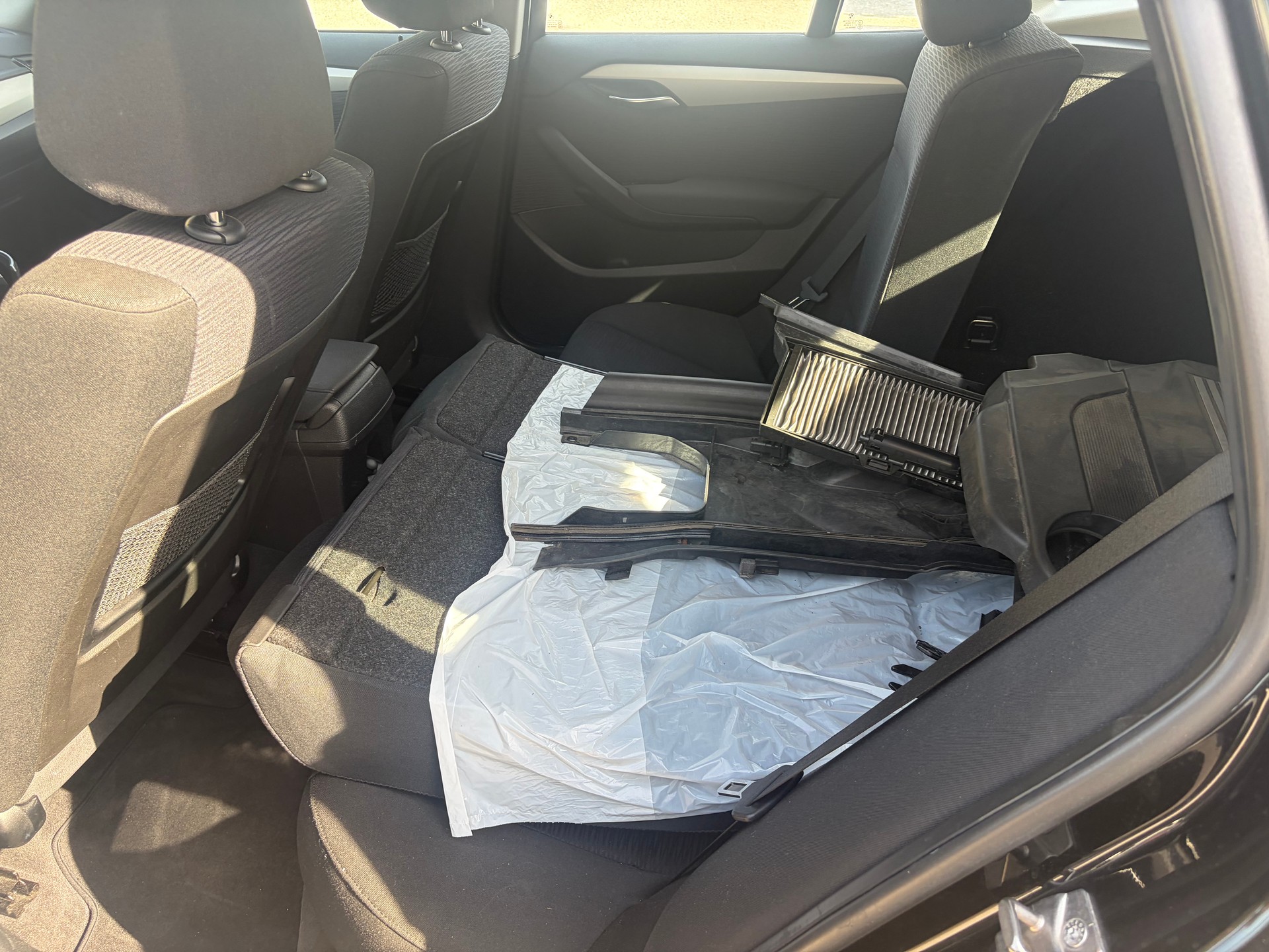 BMW X1 xDrive 18d-image-15
