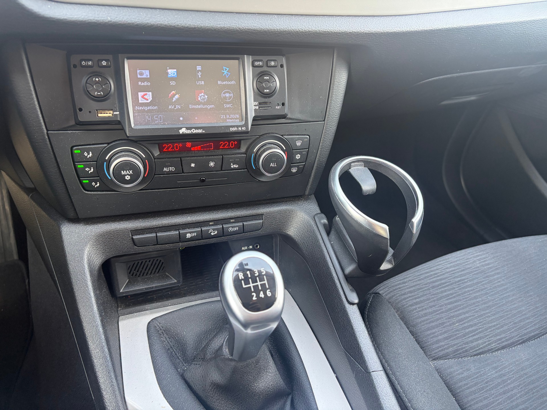 BMW X1 xDrive 18d-image-10