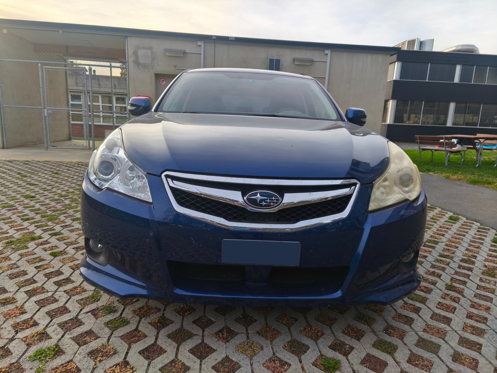 SUBARU Legacy 2.0i Swiss AWD-image-1
