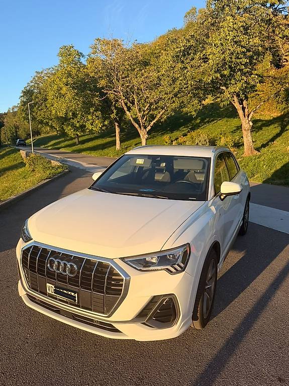 AUDI Q3 35 TFSI S line S-tronic-image-0