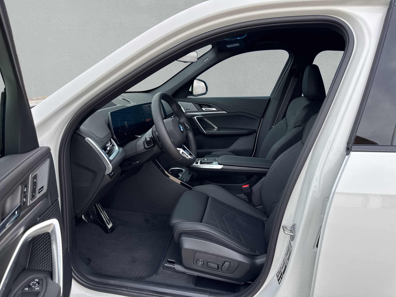 BMW X1 xDrive 23i 48V M Sport Pro-image-11