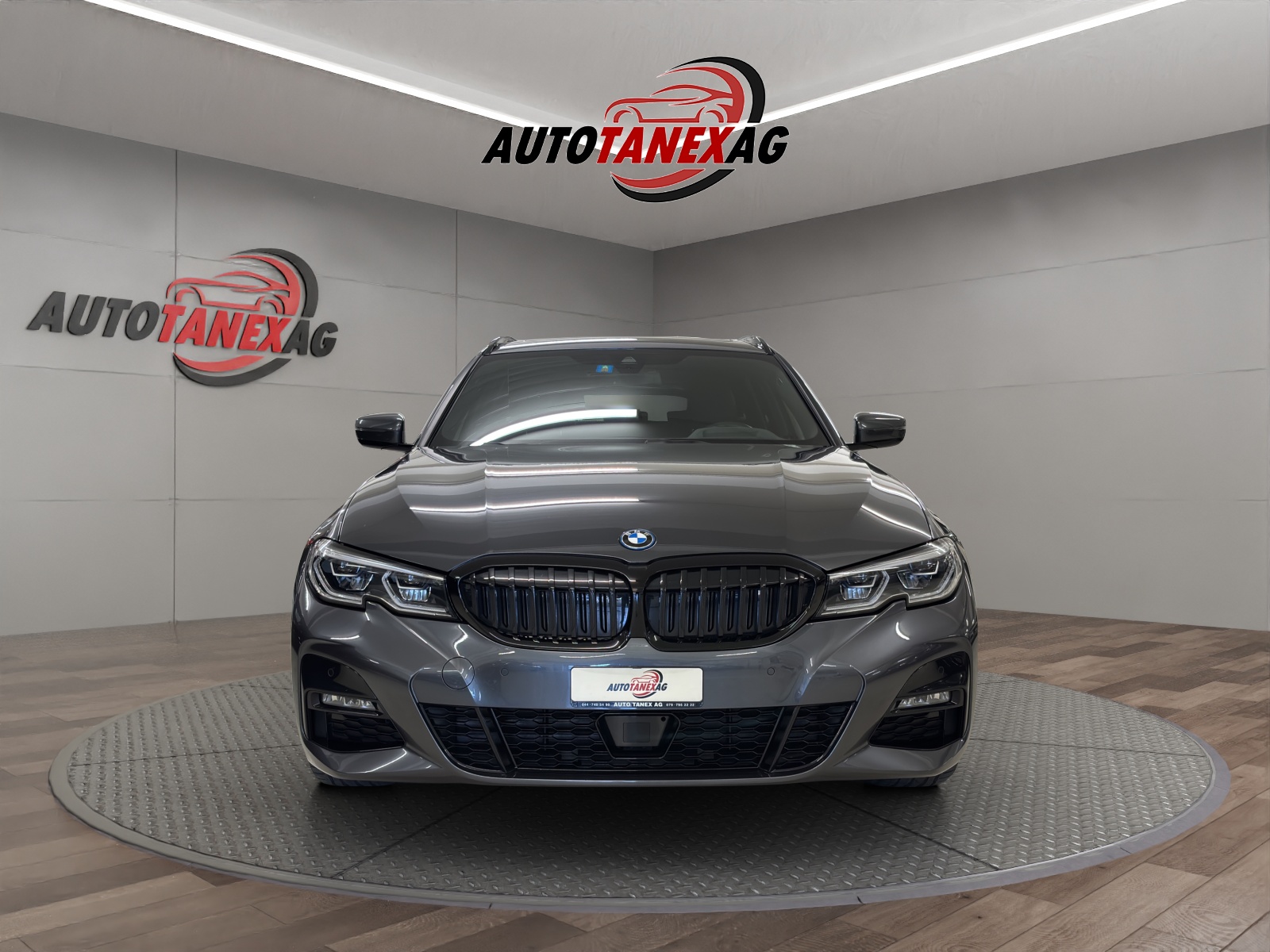 BMW 330e x DriveTouring M Sport Steptronic-image-3