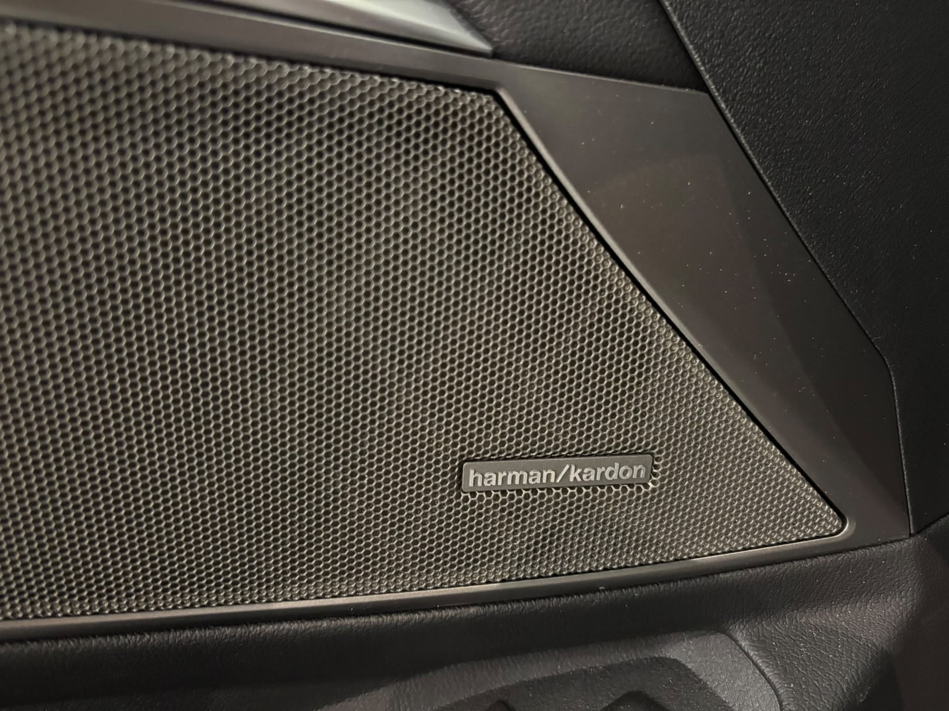 BMW 330e x DriveTouring M Sport Steptronic-image-28