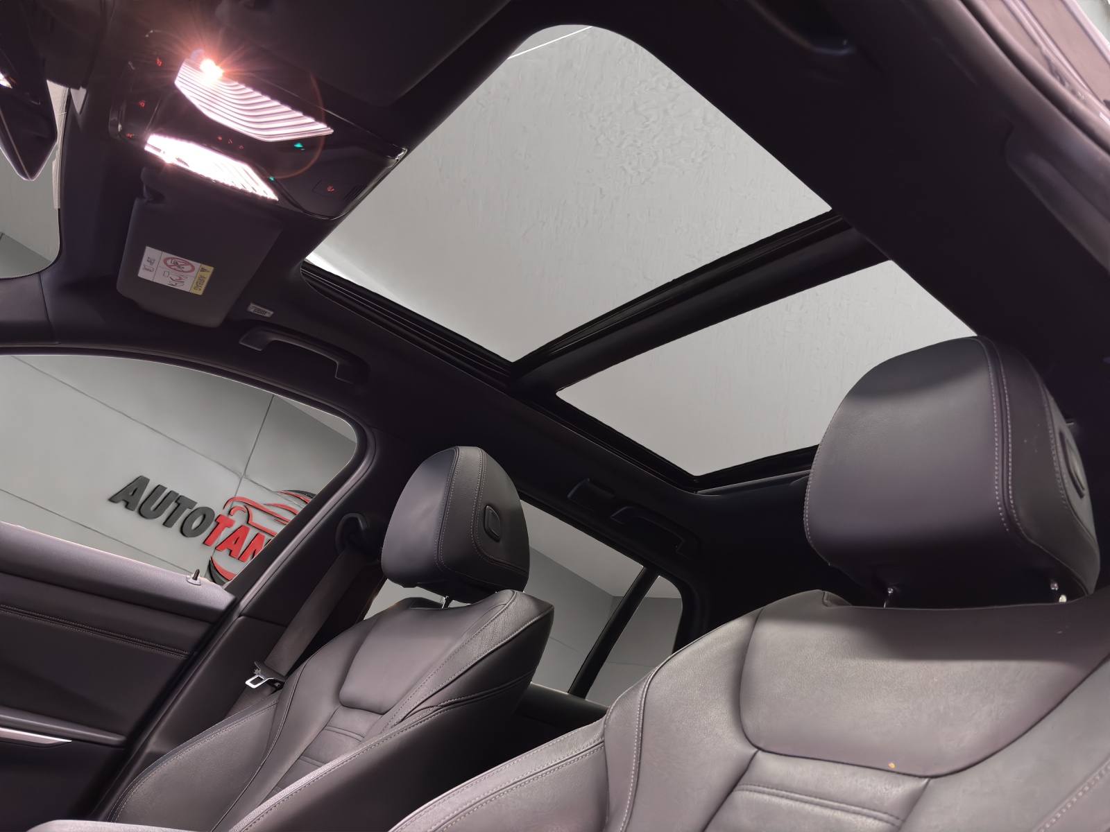 BMW 330e x DriveTouring M Sport Steptronic-image-23