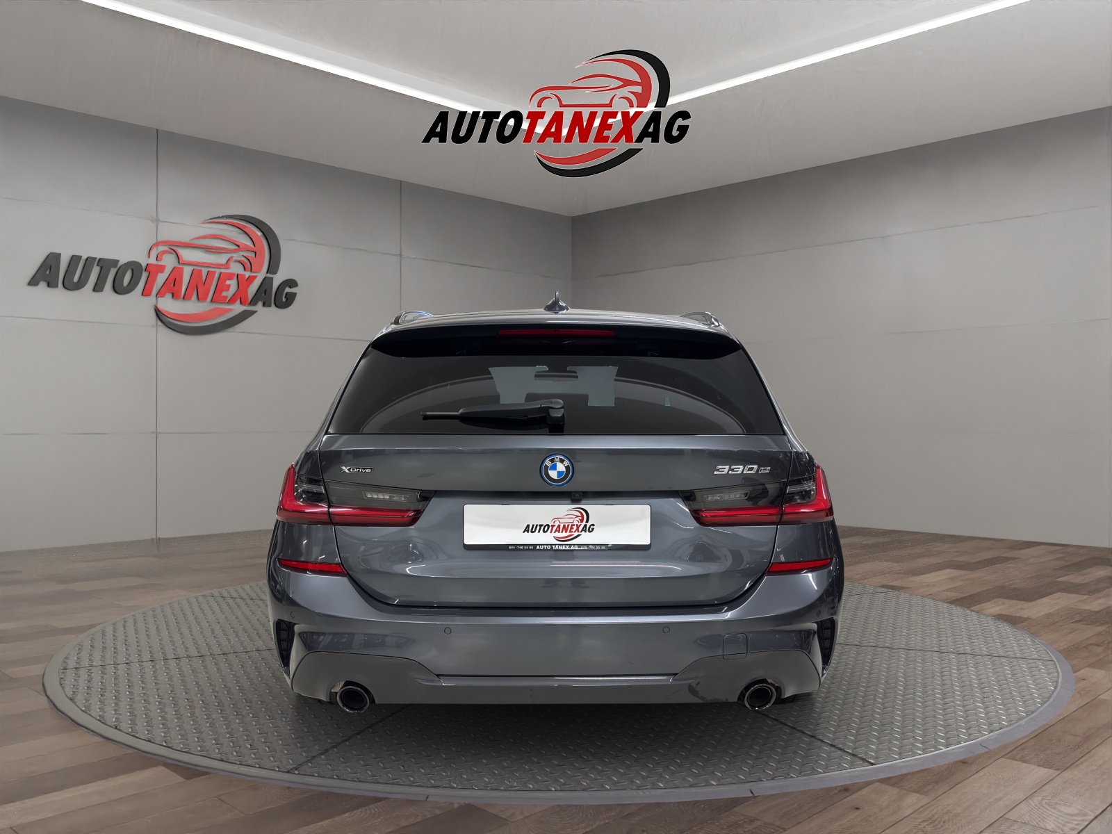 BMW 330e x DriveTouring M Sport Steptronic-image-4