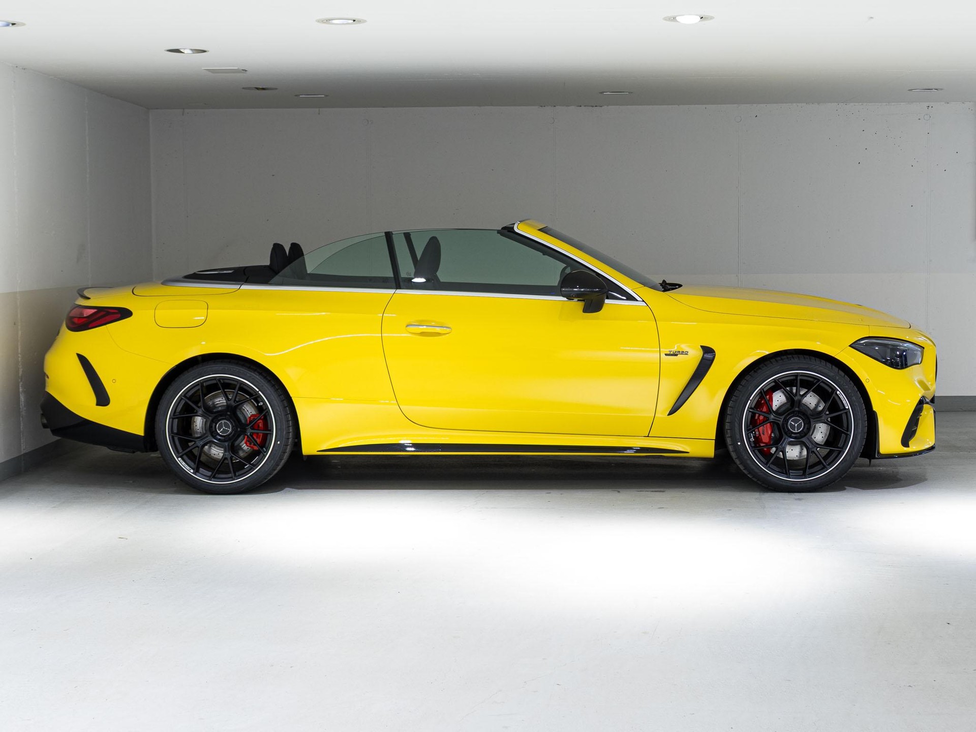 MERCEDES-BENZ CLE 53 AMG 4MATIC+ Cabriolet-image-1