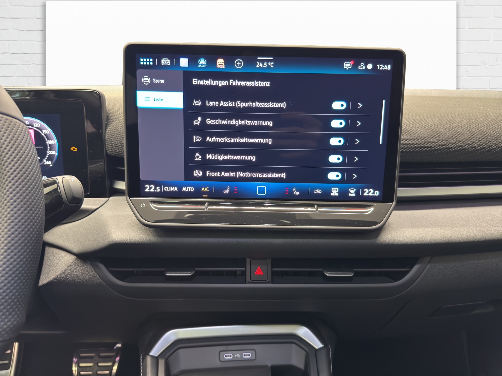VW T-Roc 1.5 eTSI R-Line DSG-image-8