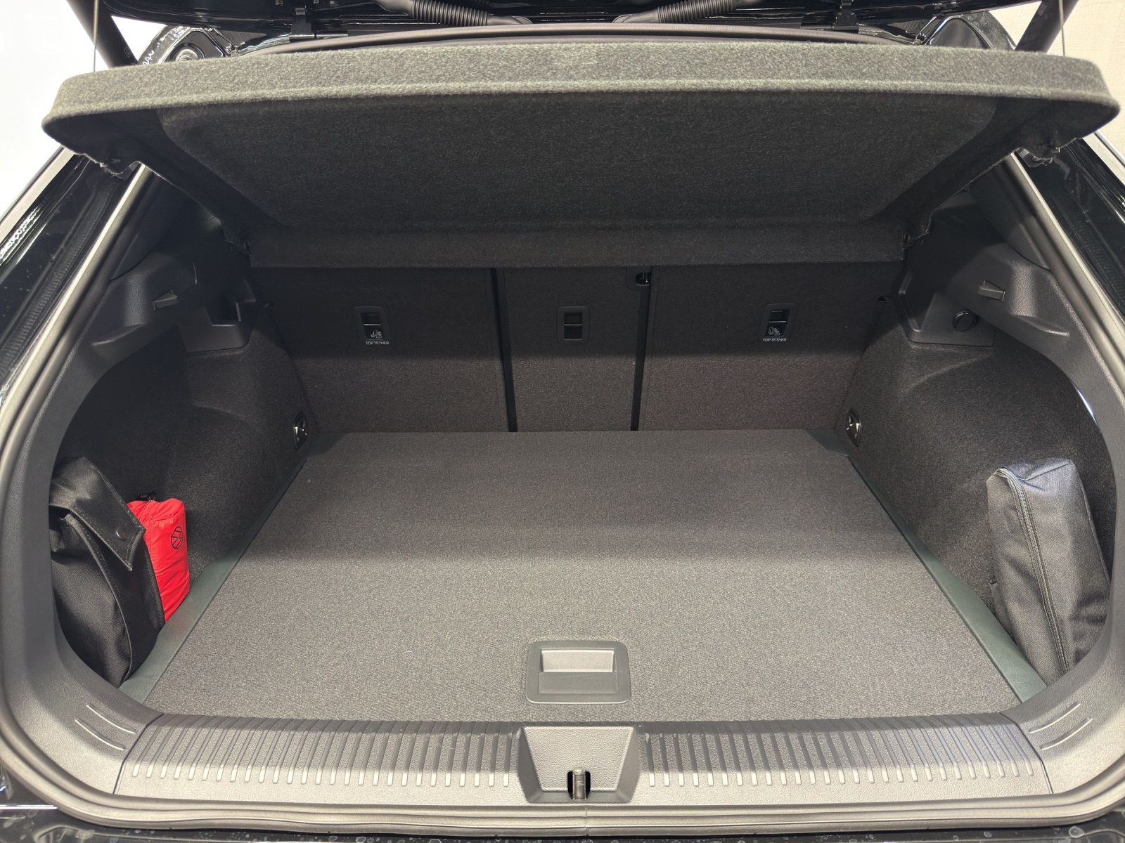 VW T-Roc 1.5 eTSI R-Line DSG-image-10