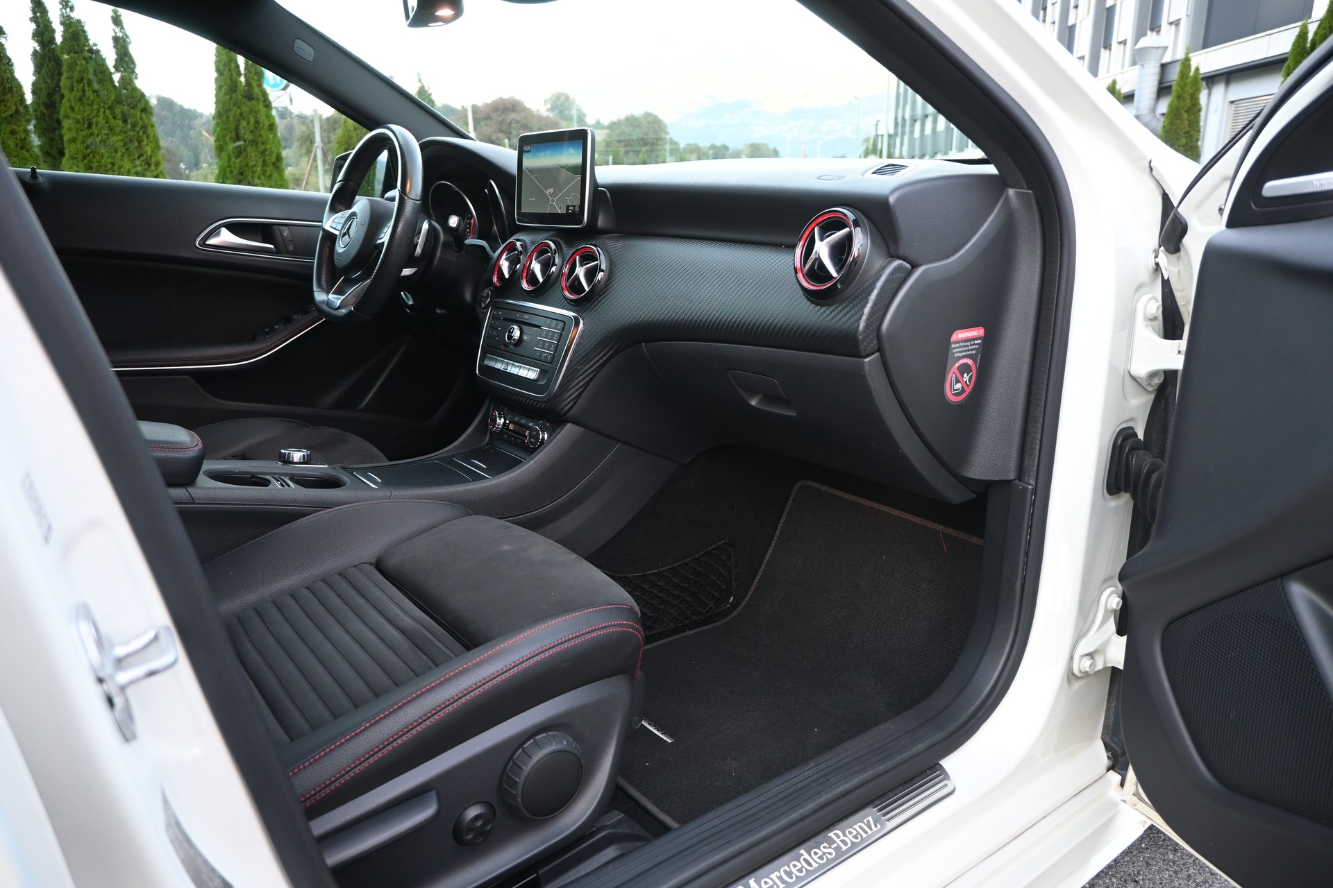 MERCEDES-BENZ A 250 SPORT 4 MATIC AMG LINE CH FAHRZEUG FRISCH AB MFK UND FRISCH AB SERVICE SOWIE BIS 10000KM GRATIS SERVICE-image-17