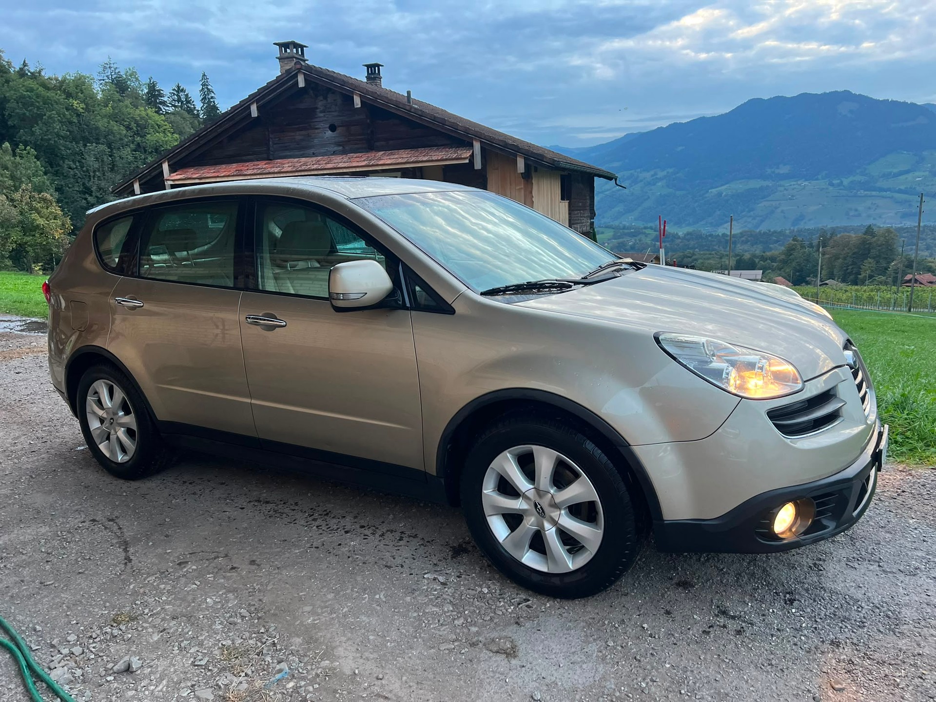 SUBARU Tribeca 3.0 AWD Executive-image-1