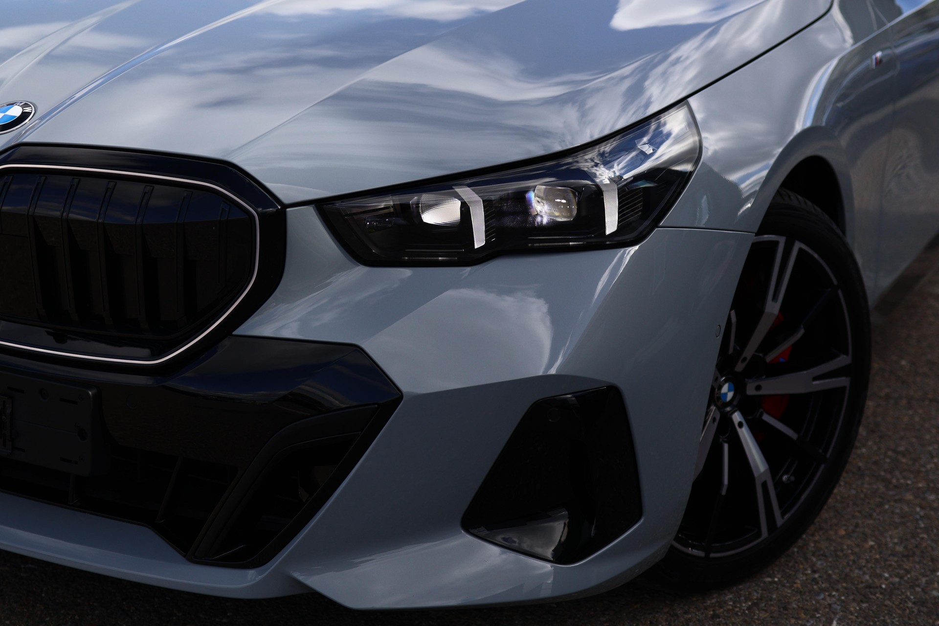 BMW 540d xDrive Touring M Sport PRO * BROOKLYN GRAU * ICONIC GLOW * BELÜFTETE SITZE *-image-1