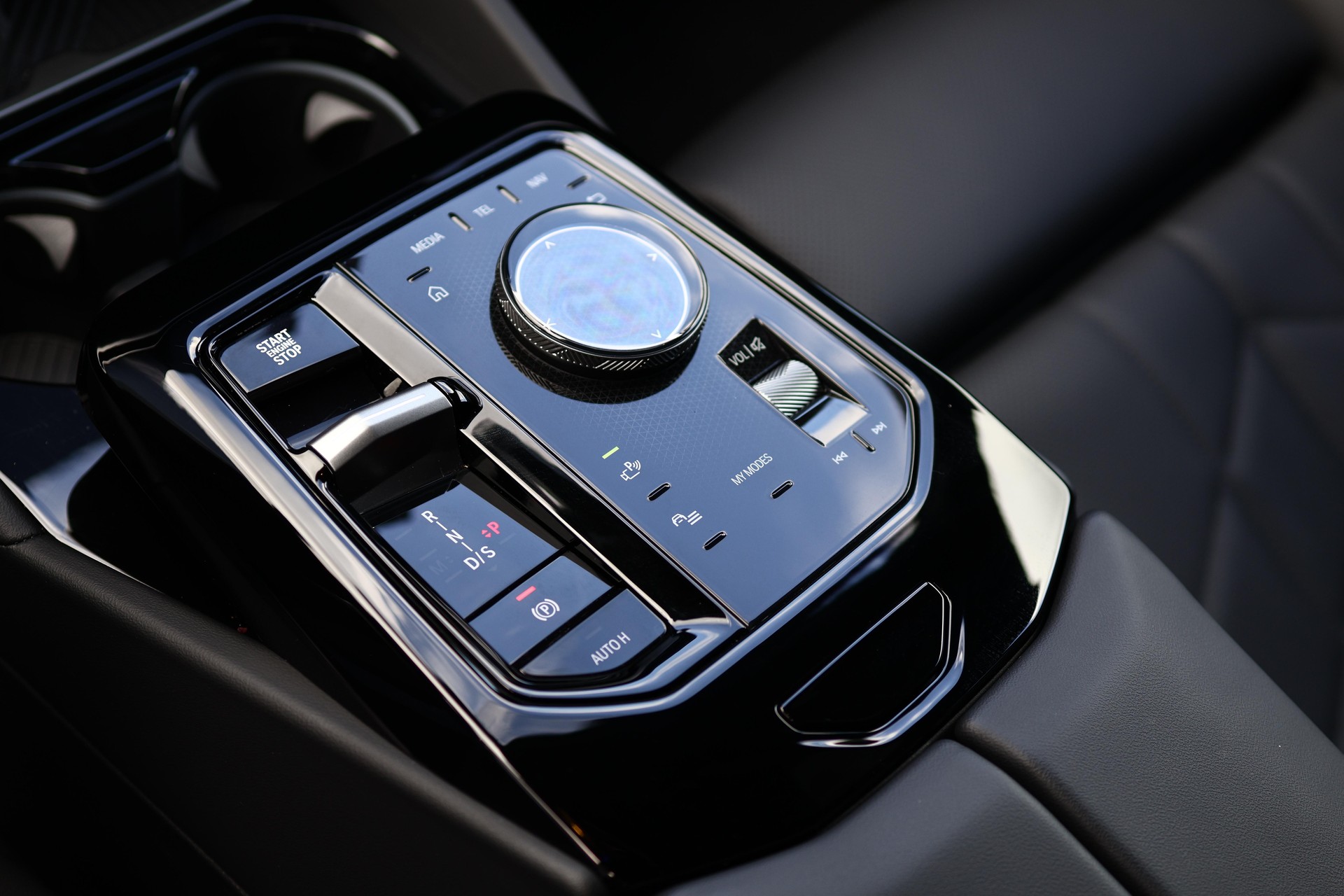 BMW 540d xDrive Touring M Sport PRO * BROOKLYN GRAU * ICONIC GLOW * BELÜFTETE SITZE *-image-25
