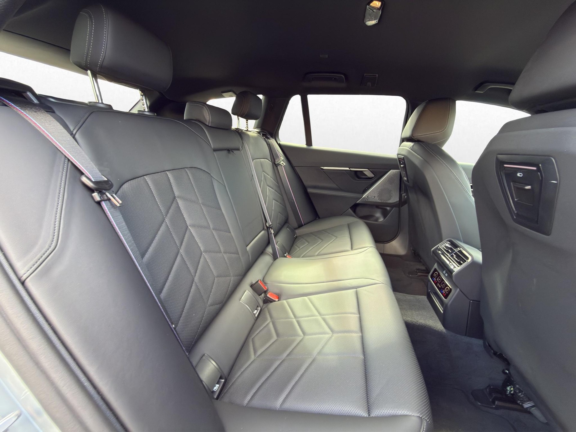 BMW 540d xDrive Touring M Sport PRO * BROOKLYN GRAU * ICONIC GLOW * BELÜFTETE SITZE *-image-30