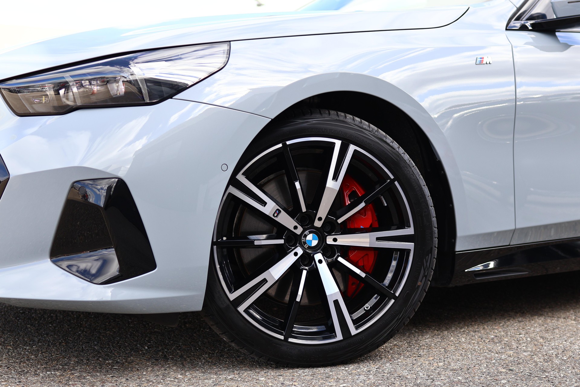 BMW 540d xDrive Touring M Sport PRO * BROOKLYN GRAU * ICONIC GLOW * BELÜFTETE SITZE *-image-2