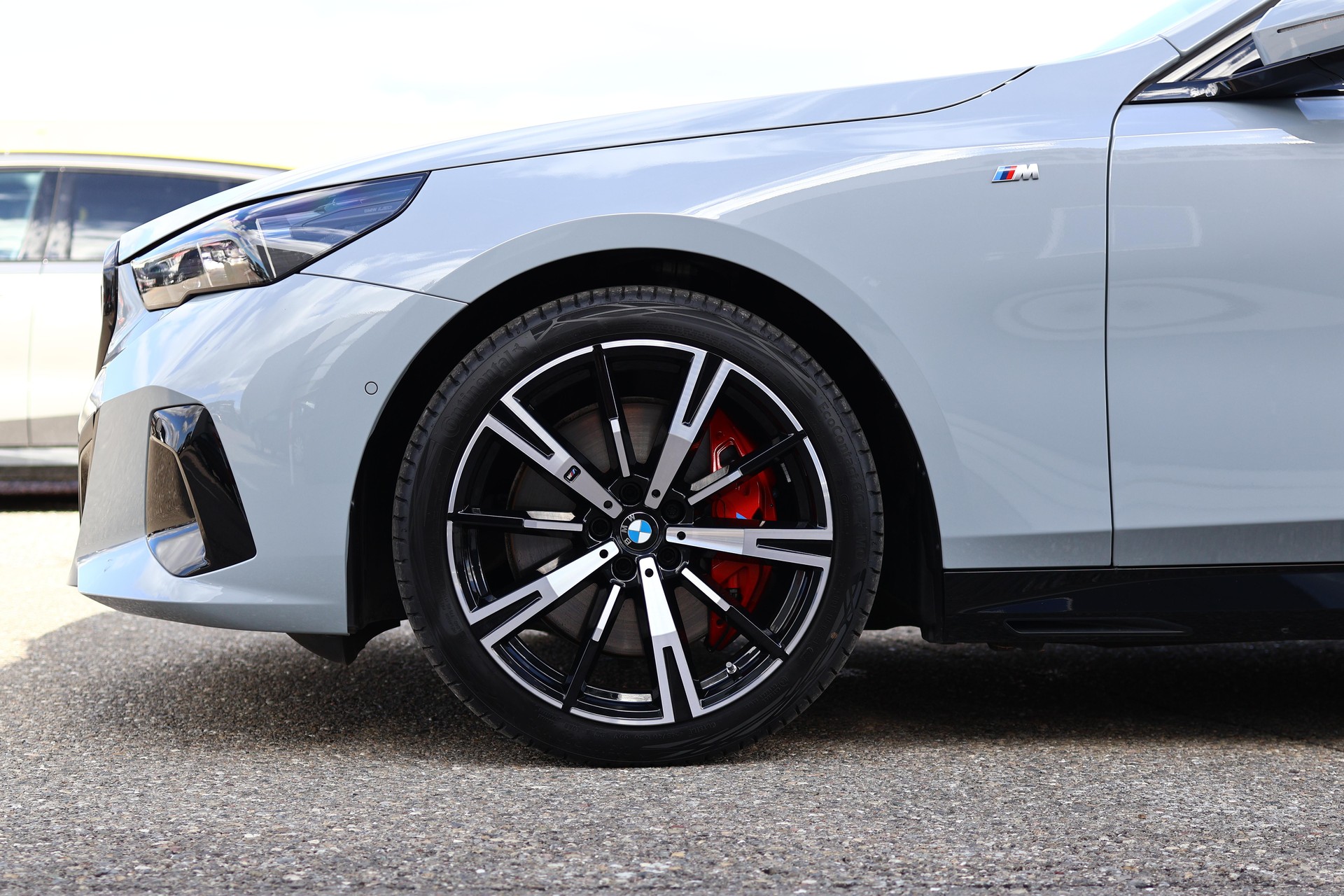BMW 540d xDrive Touring M Sport PRO * BROOKLYN GRAU * ICONIC GLOW * BELÜFTETE SITZE *-image-11