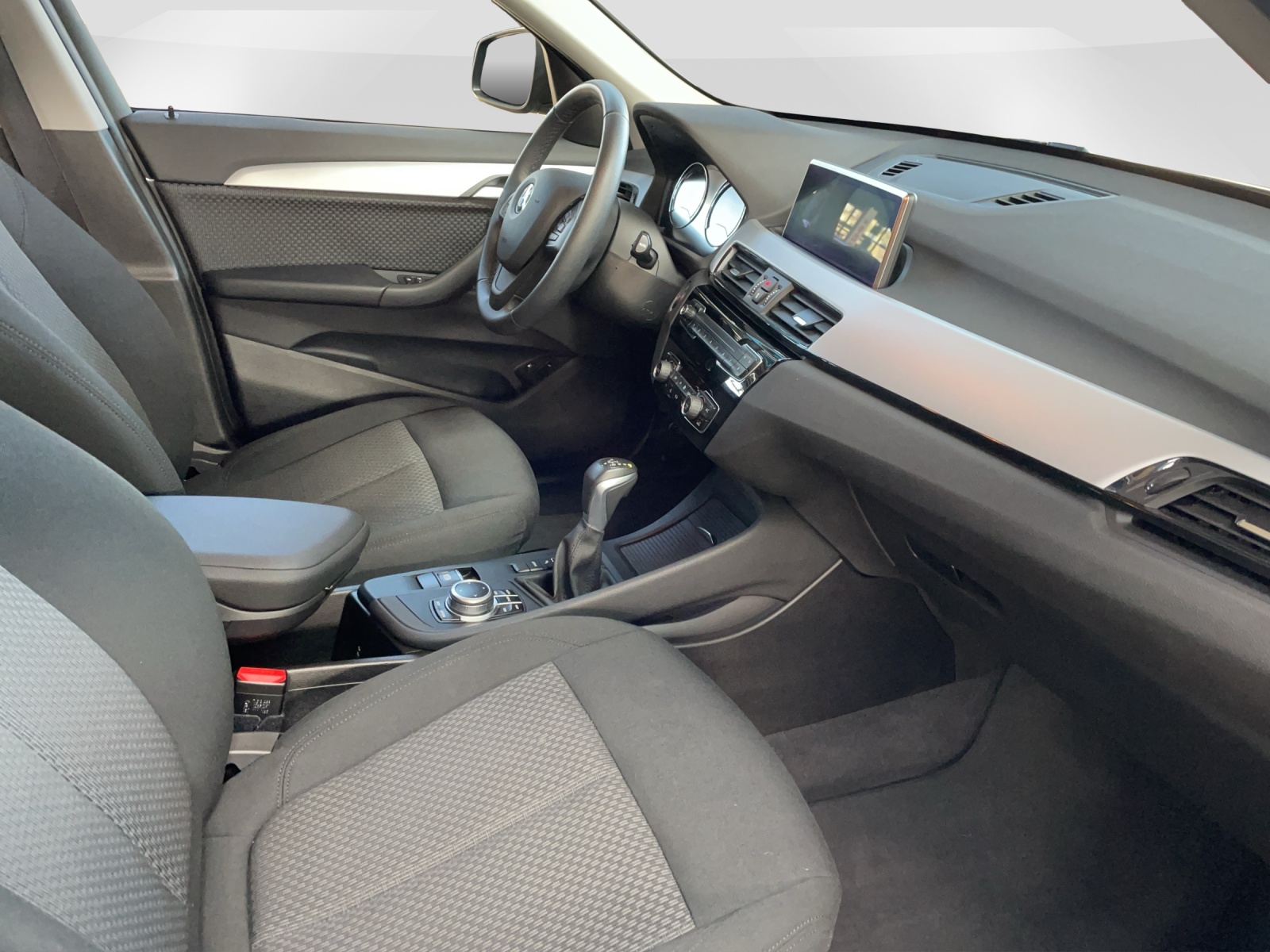 BMW X1 25e xDrive-image-13