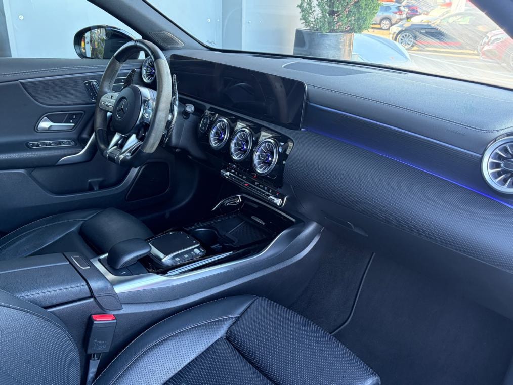 MERCEDES-BENZ A 35 AMG 4Matic Speedshift-image-9