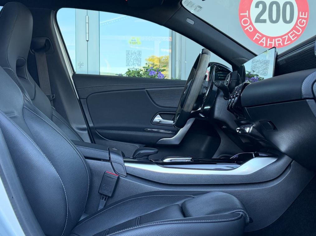 MERCEDES-BENZ A 35 AMG 4Matic Speedshift-image-10
