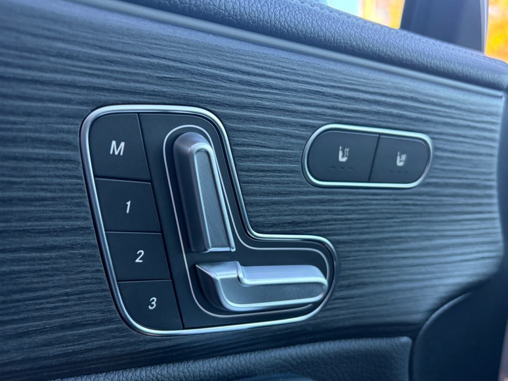 MERCEDES-BENZ A 35 AMG 4Matic Speedshift-image-4