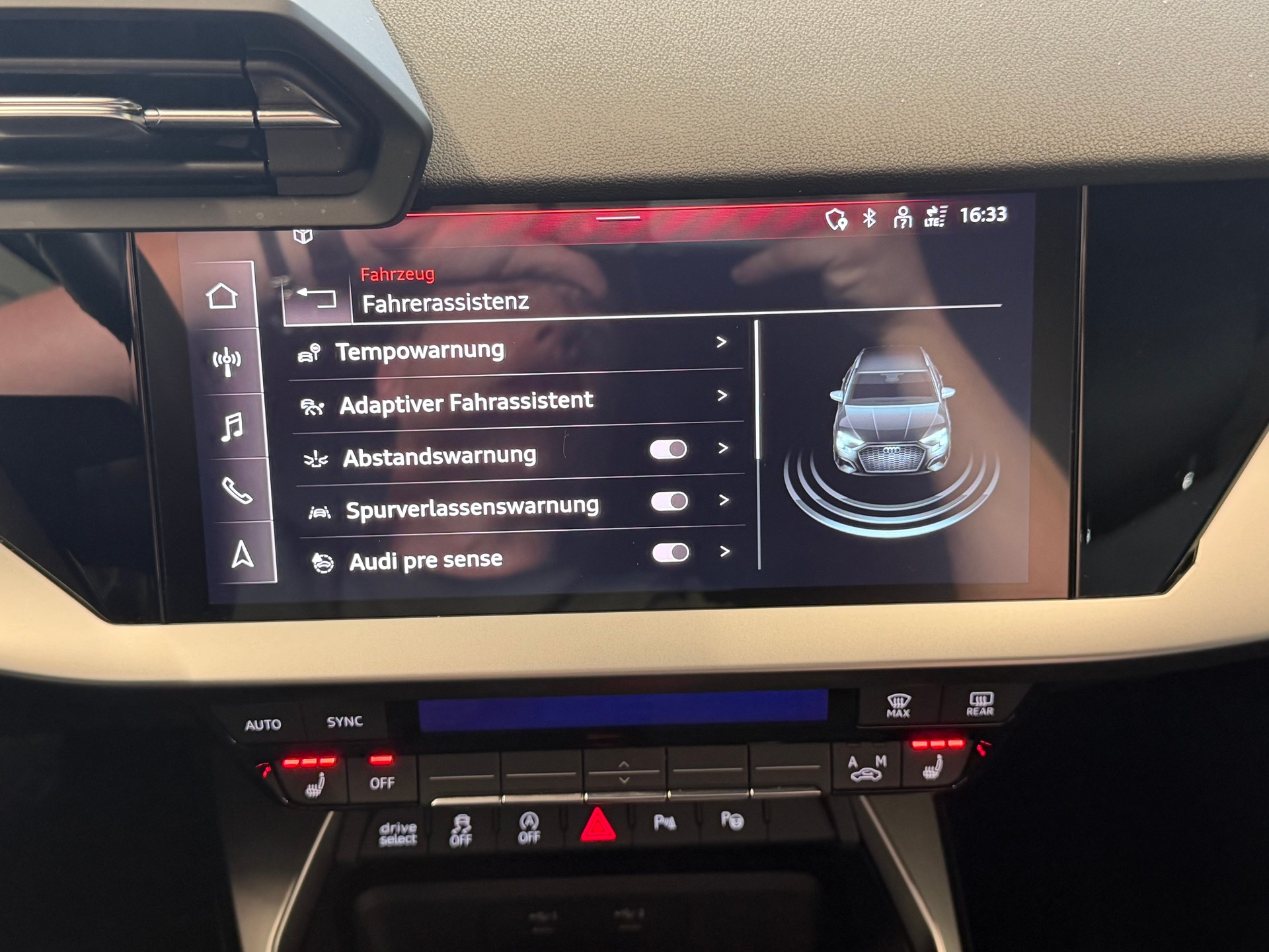 AUDI A3 Sportback 35 TFSI S line Attraction S-tronic-image-10