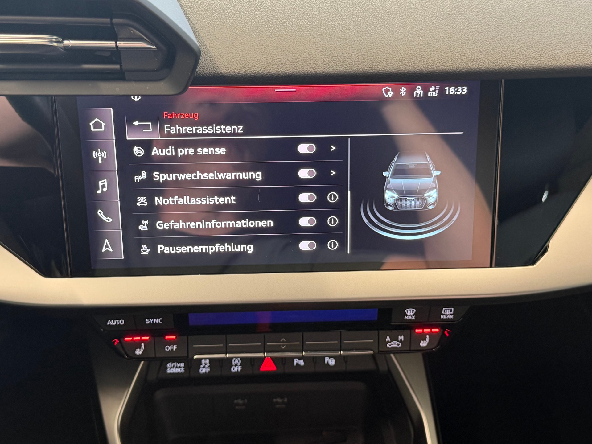 AUDI A3 Sportback 35 TFSI S line Attraction S-tronic-image-11