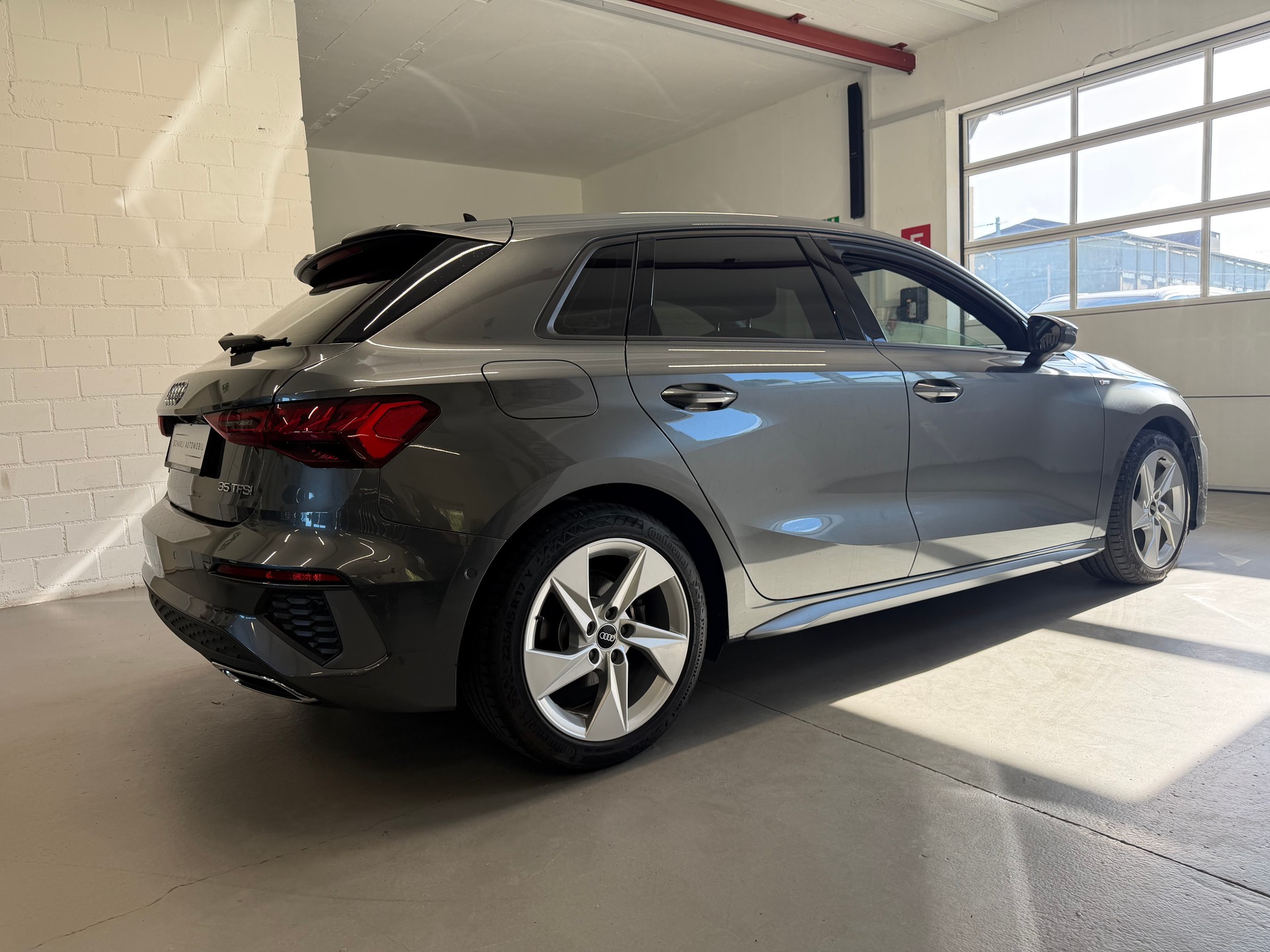 AUDI A3 Sportback 35 TFSI S line Attraction S-tronic-image-4