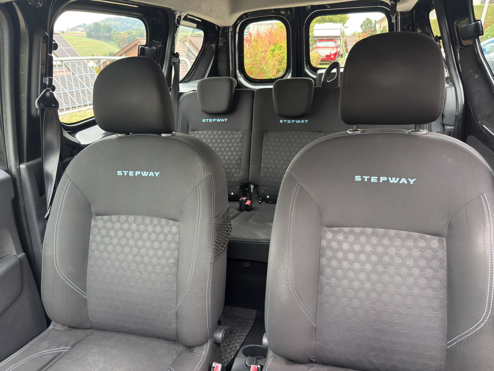 DACIA Dokker 1.2 T Stepway-image-15