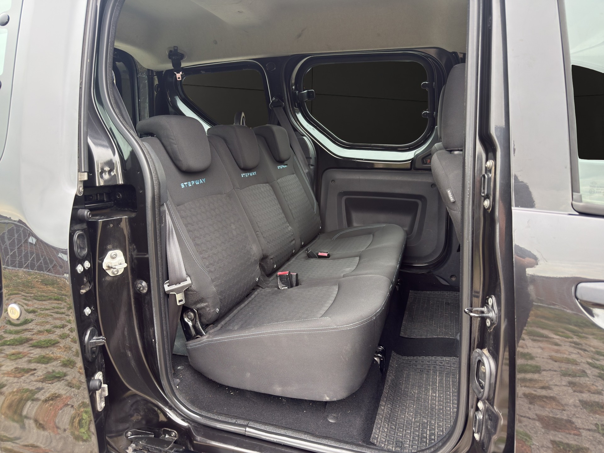 DACIA Dokker 1.2 T Stepway-image-11