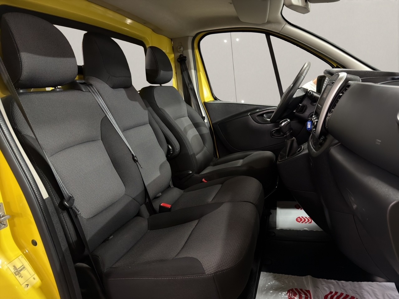 RENAULT Trafic 2.0 ENERGY dCi145 3.0t Business L1H1 ( AHK & Sortimo )-image-14