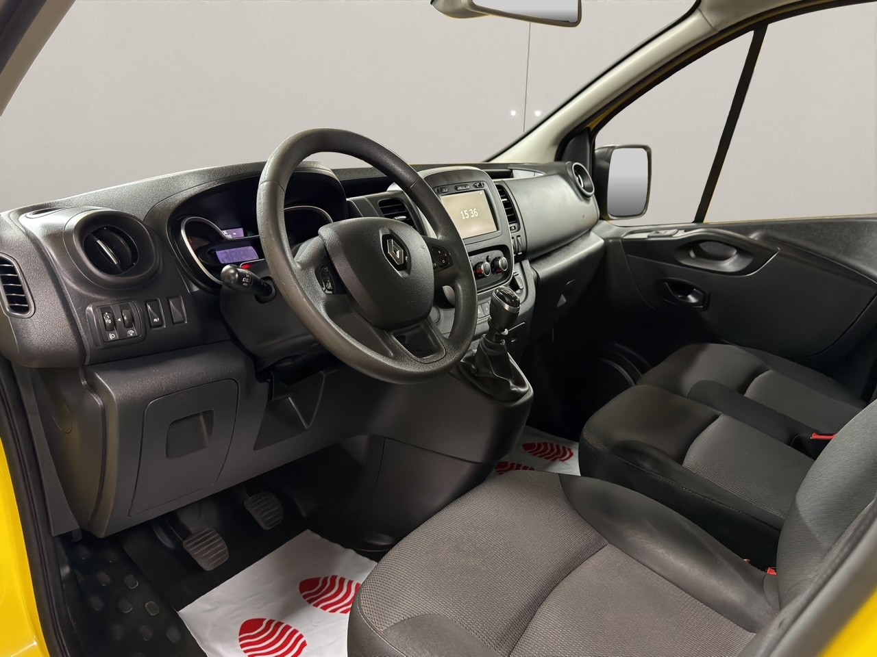 RENAULT Trafic 2.0 ENERGY dCi145 3.0t Business L1H1 ( AHK & Sortimo )-image-13