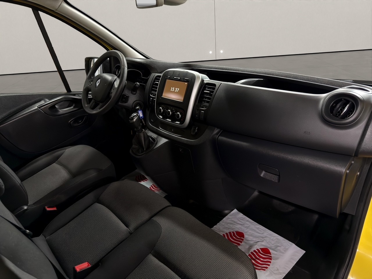 RENAULT Trafic 2.0 ENERGY dCi145 3.0t Business L1H1 ( AHK & Sortimo )-image-12