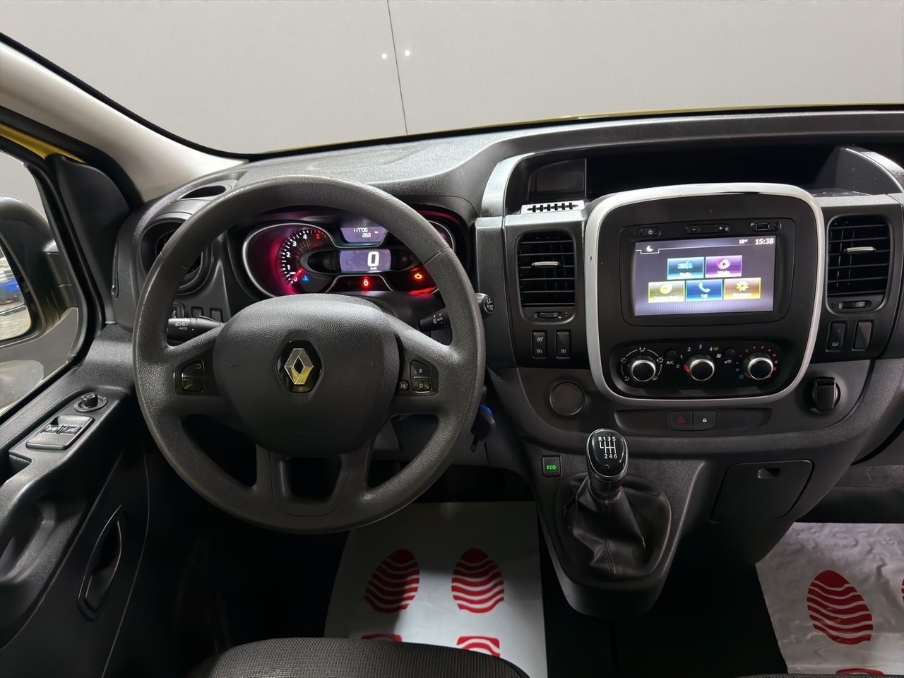 RENAULT Trafic 2.0 ENERGY dCi145 3.0t Business L1H1 ( AHK & Sortimo )-image-15