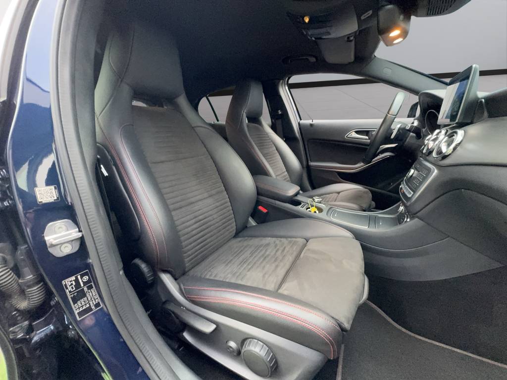 MERCEDES-BENZ GLA 250 AMG Line 4Matic 7G-DCT-image-9