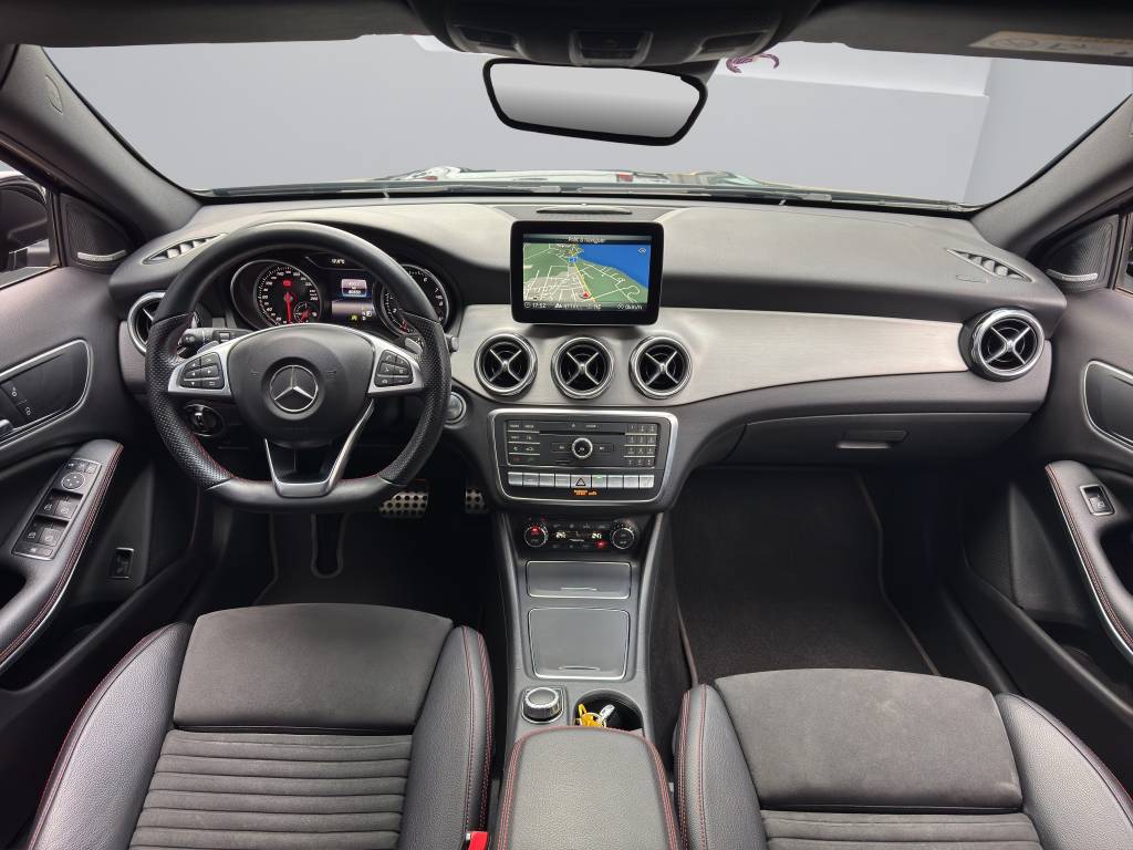 MERCEDES-BENZ GLA 250 AMG Line 4Matic 7G-DCT-image-5