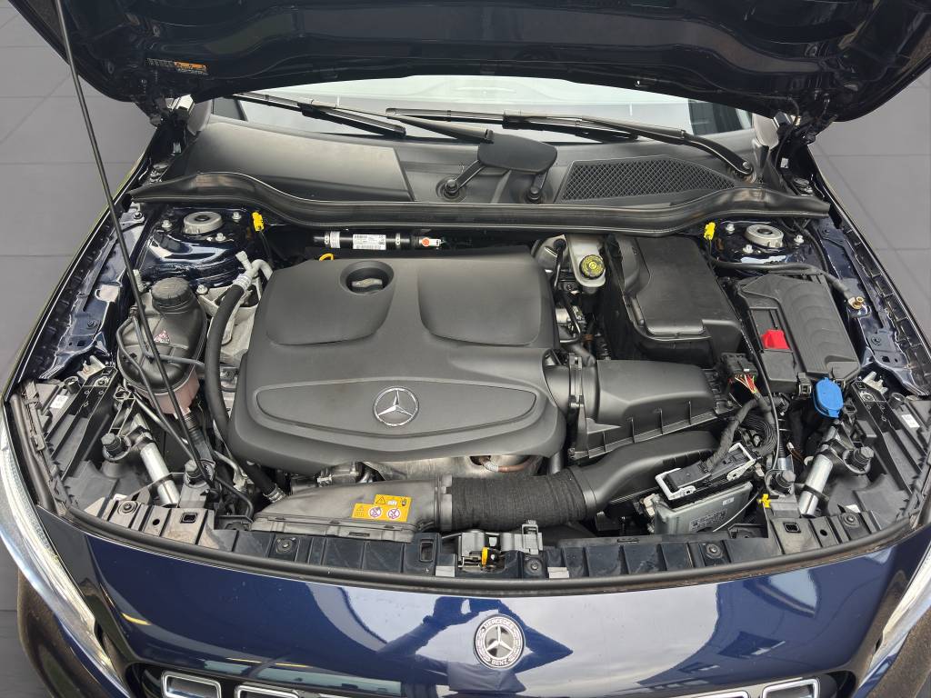 MERCEDES-BENZ GLA 250 AMG Line 4Matic 7G-DCT-image-14