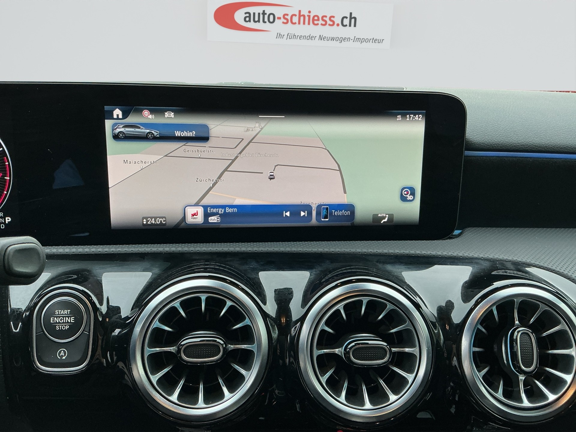 MERCEDES-BENZ A 200 7G-DCT AMG Line-image-10