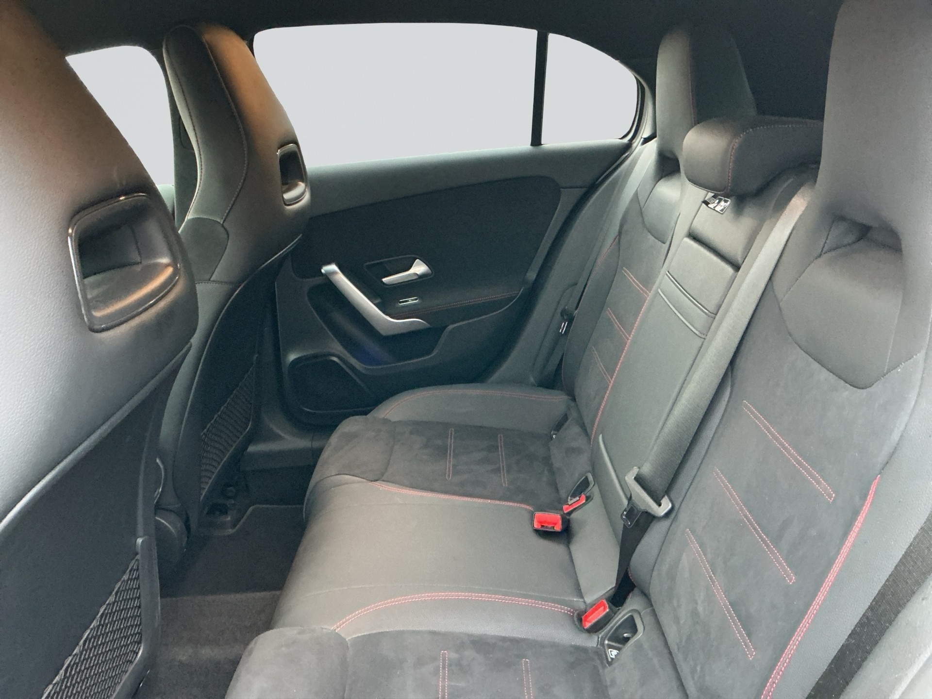 MERCEDES-BENZ A 200 7G-DCT-image-12
