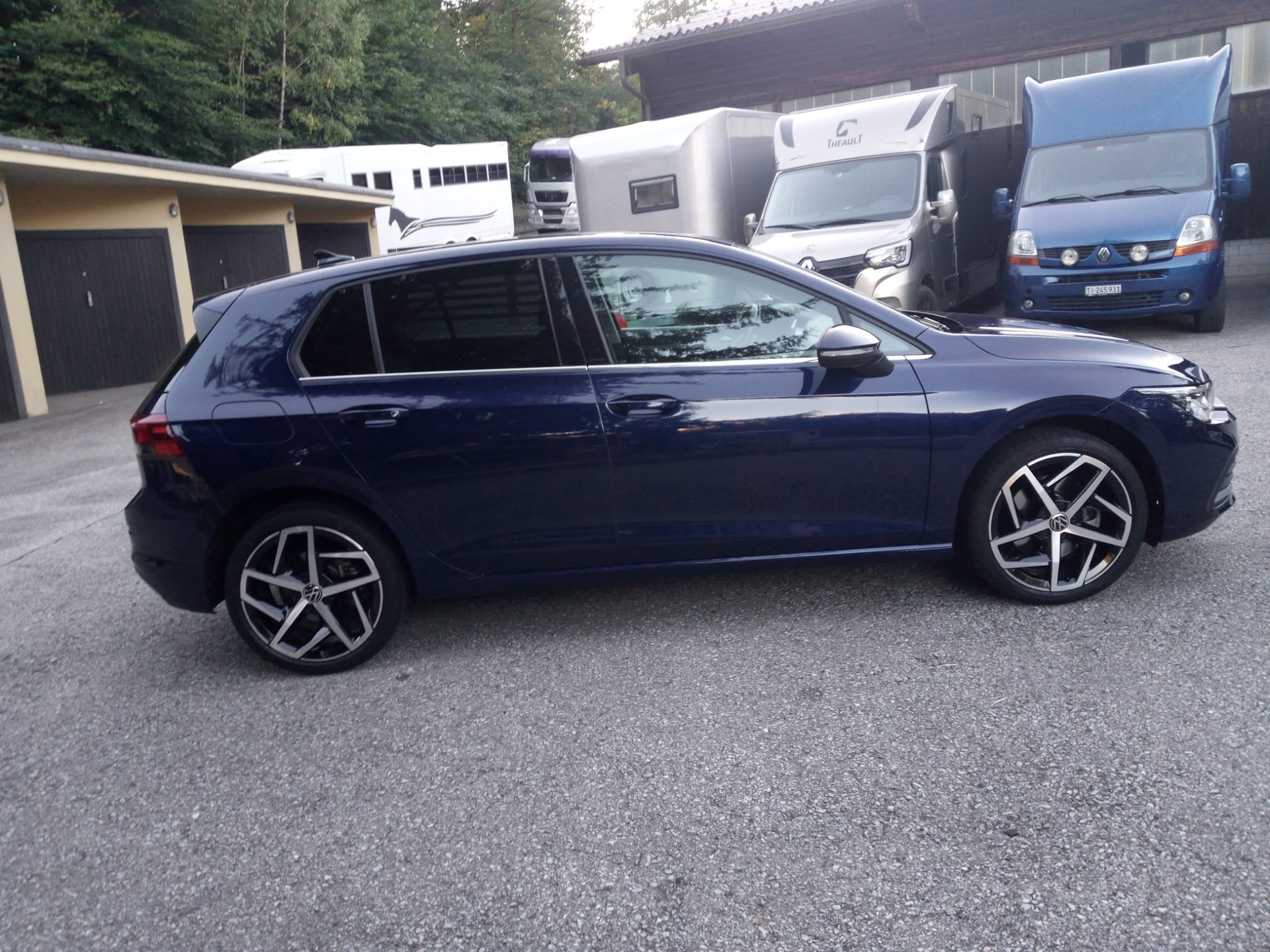 VW Golf 1.4 TSI PHEV Selection-image-6
