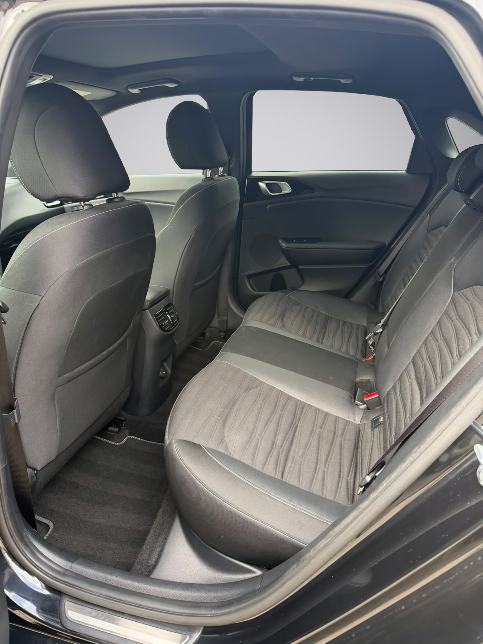 KIA Ceed 1.5 T-GDi GT Line DCT * 160 PS * Benziner *-image-10