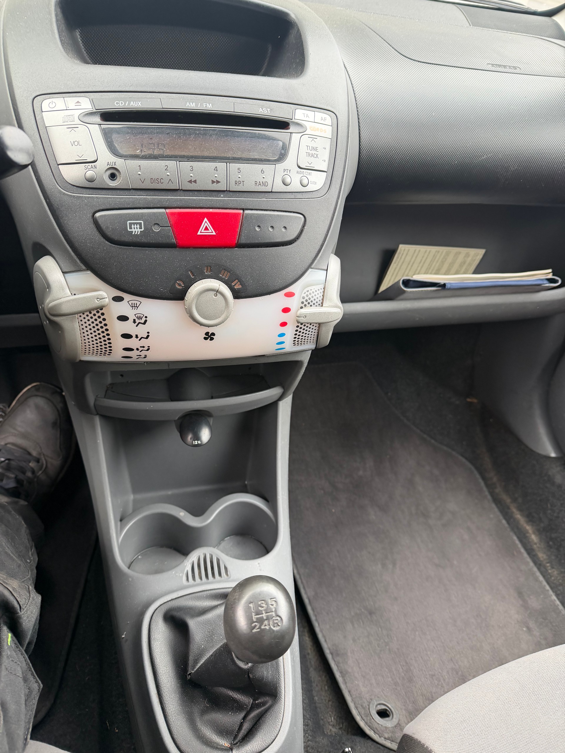 PEUGEOT 107 1.0 Trendy-image-6