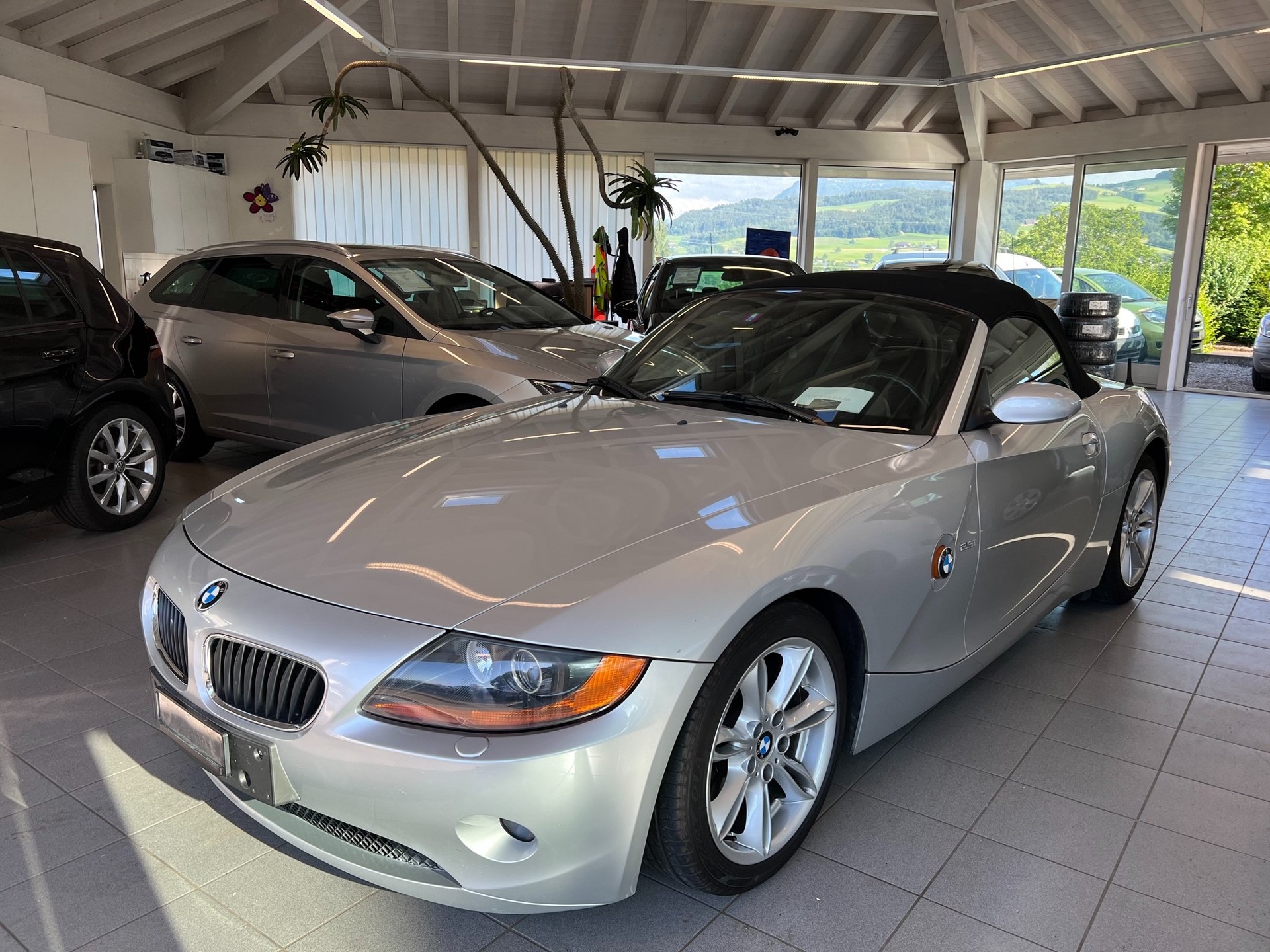 BMW Z4 2.5i Roadster-image-3