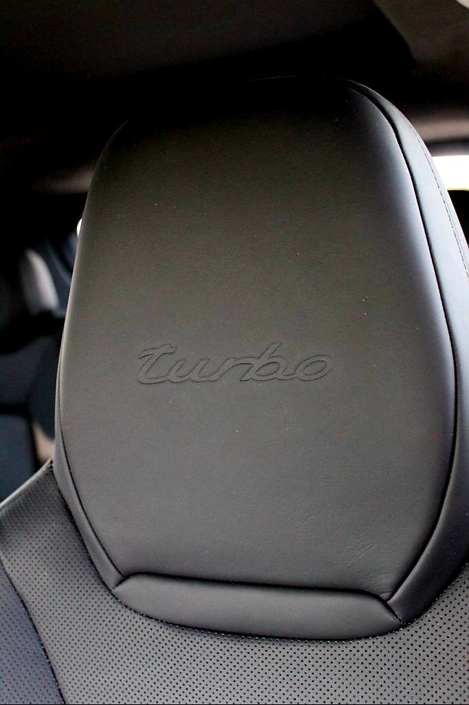 PORSCHE Cayenne Turbo-image-5