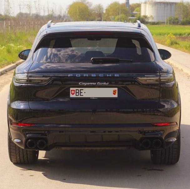 PORSCHE Cayenne Turbo-image-3