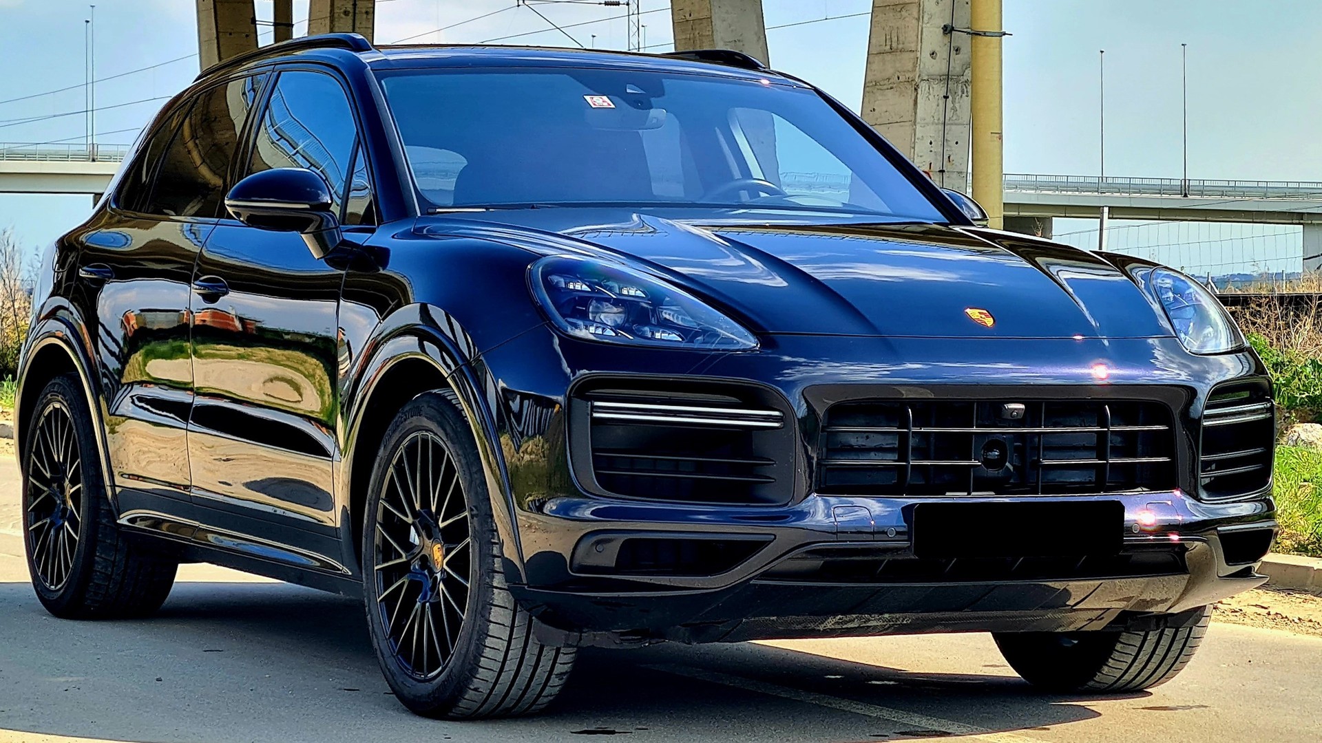 PORSCHE Cayenne Turbo-image-0