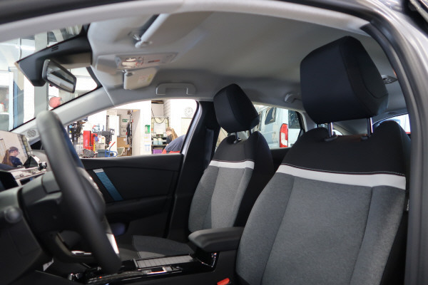 CITROEN C4 Electric Swiss Ed.-image-11