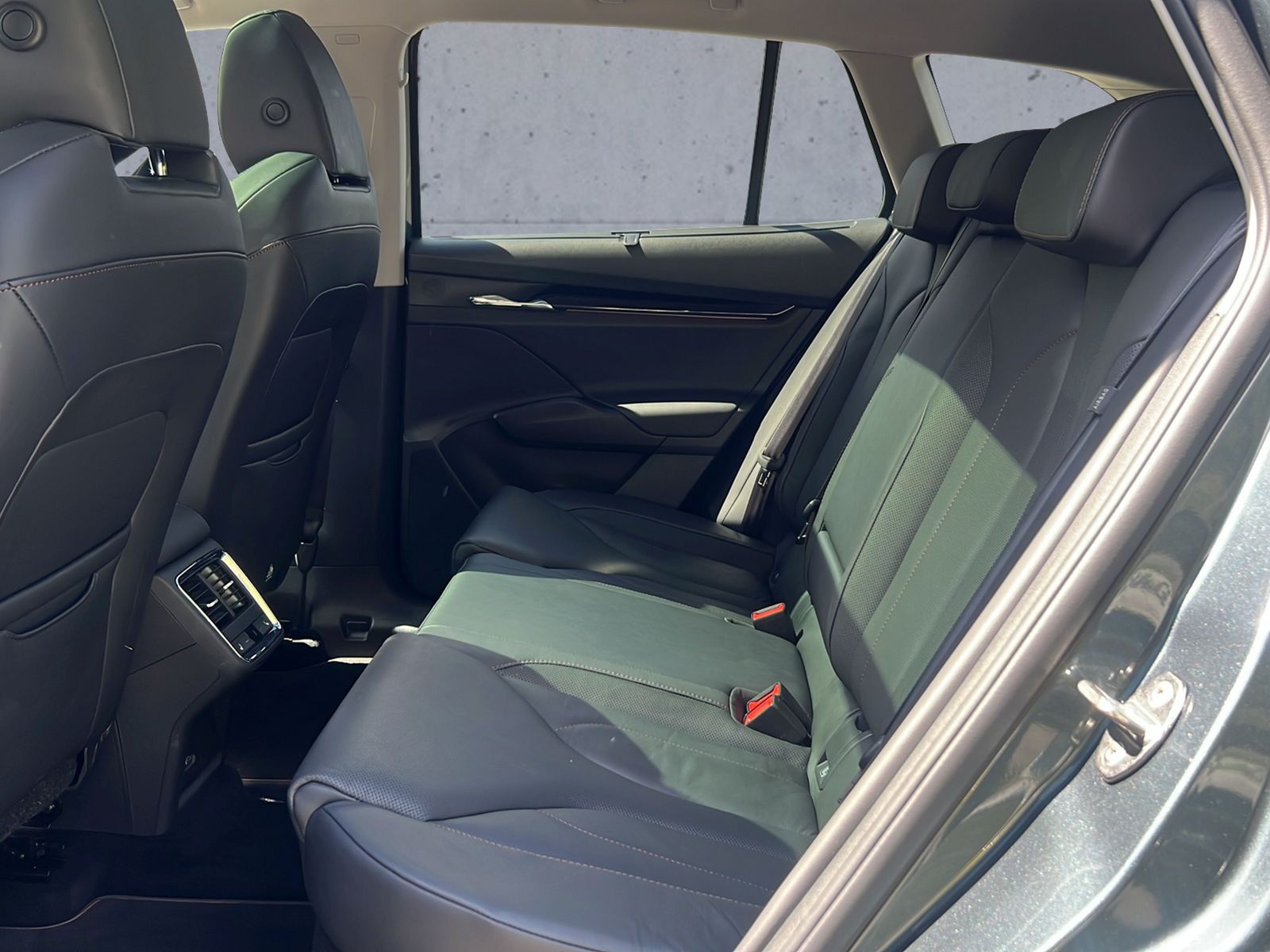 SKODA Enyaq iV 80-image-14